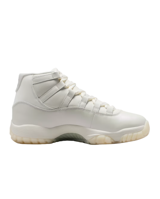 WMNS Retro 11 “Grand Finale” (Pearl)
